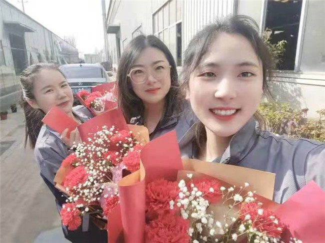 公司團(tuán)建聚會(huì)